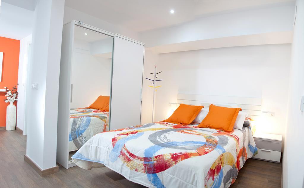 Color Suites Alicante Room photo